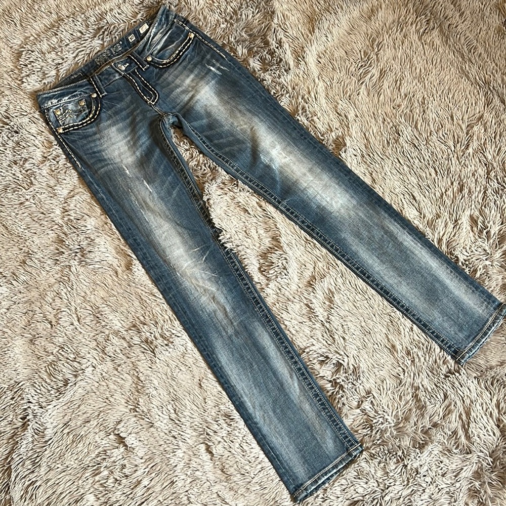 EUC Miss Me skinny straight leg, jeans with mild distressing.Sz 30, 35” length👖